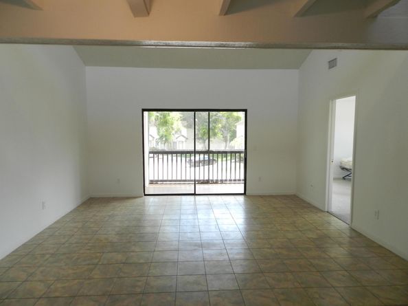 1110 Lakeview Dr East, Royal Palm Beach FL 33411