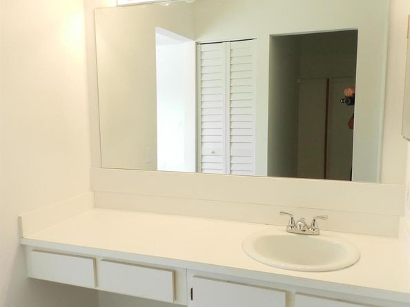 1110 Lakeview Dr East, Royal Palm Beach FL 33411