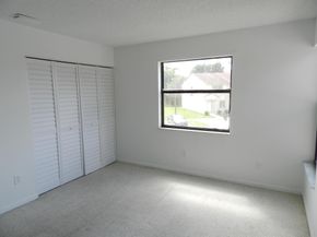 1110 Lakeview Dr East, Royal Palm Beach FL 33411