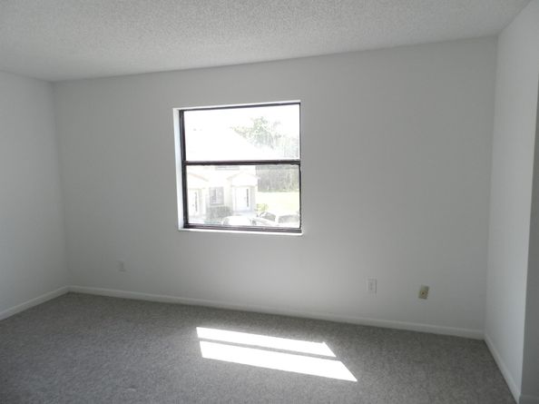 1110 Lakeview Dr East, Royal Palm Beach FL 33411