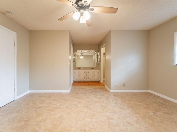 2700 N 34th Ave 1, Hollywood FL 33021
