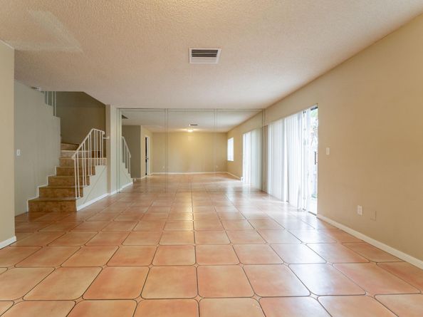2700 N 34th Ave 1, Hollywood FL 33021