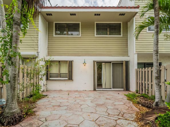 2700 N 34th Ave 1, Hollywood FL 33021