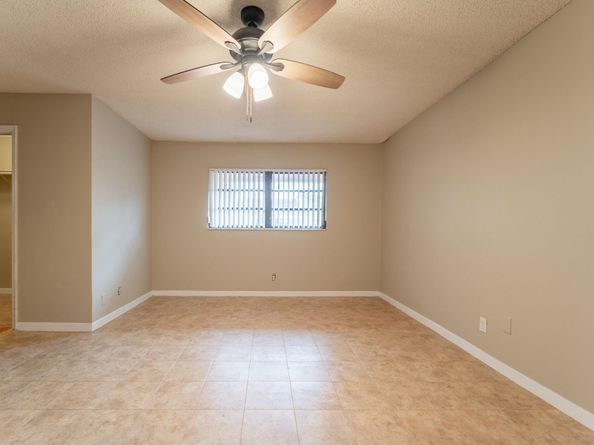 2700 N 34th Ave 1, Hollywood FL 33021