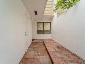 2700 N 34th Ave 1, Hollywood FL 33021