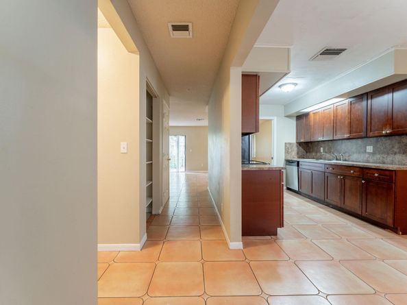 2700 N 34th Ave 1, Hollywood FL 33021