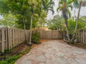 2700 N 34th Ave 1, Hollywood FL 33021