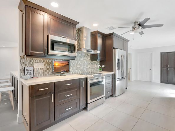 355 Woodlake Lane, Deerfield Beach FL 33442