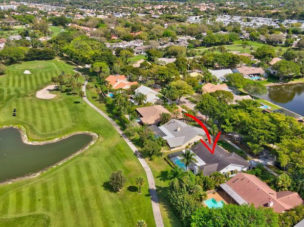 355 Woodlake Lane, Deerfield Beach FL 33442