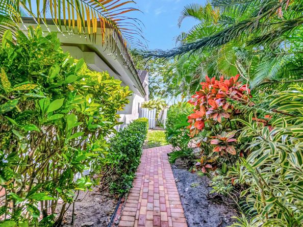 355 Woodlake Lane, Deerfield Beach FL 33442