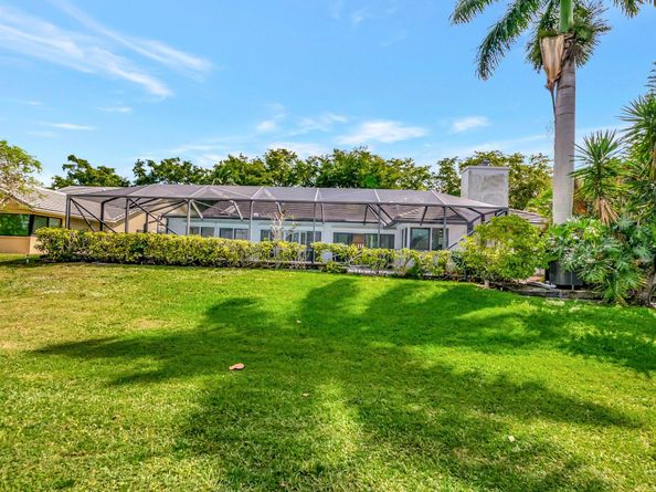 355 Woodlake Lane, Deerfield Beach FL 33442