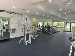 18 Capitol Ct, Deerfield Beach FL 33442