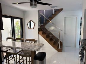 18 Capitol Ct, Deerfield Beach FL 33442