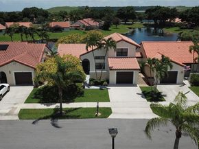 18 Capitol Ct, Deerfield Beach FL 33442