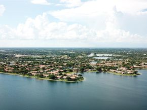18 Capitol Ct, Deerfield Beach FL 33442