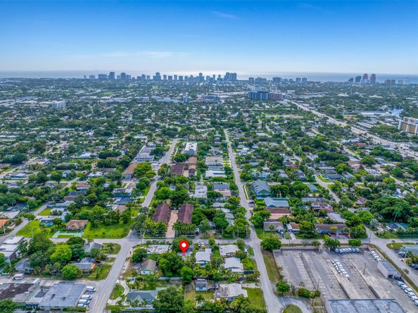 3433 NE 13th Ave, Oakland Park FL 33334