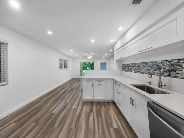 3433 NE 13th Ave, Oakland Park FL 33334