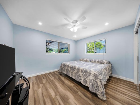 3433 NE 13th Ave, Oakland Park FL 33334
