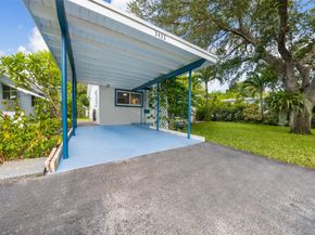 3433 NE 13th Ave, Oakland Park FL 33334