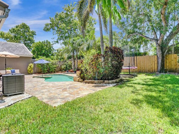 11590 S Open Ct, Cooper City FL 33026