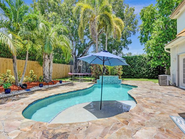 11590 S Open Ct, Cooper City FL 33026