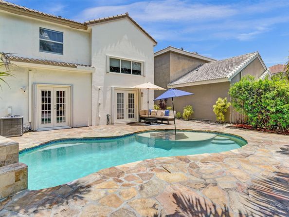 11590 S Open Ct, Cooper City FL 33026