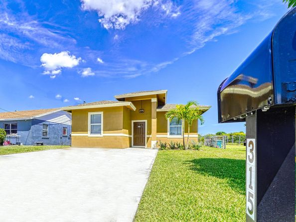 315 NE 13th Avenue, Boynton Beach FL 33435