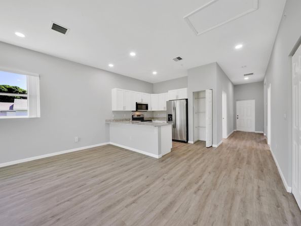 315 NE 13th Avenue, Boynton Beach FL 33435