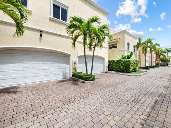 919 NE 17th Way, Fort Lauderdale FL 33304