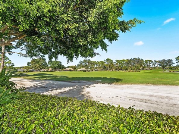 12 Marlwood Lane, Palm Beach Gardens FL 33418