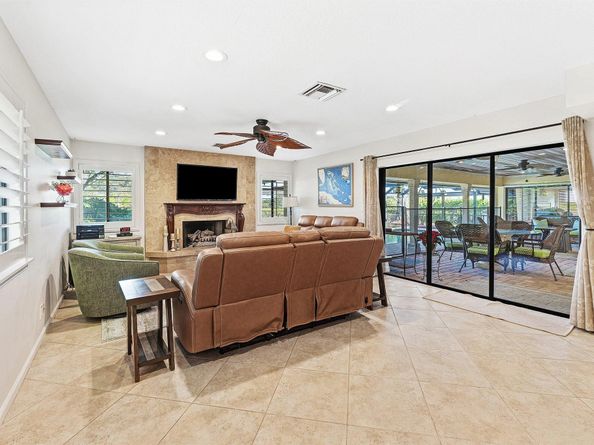 12 Marlwood Lane, Palm Beach Gardens FL 33418