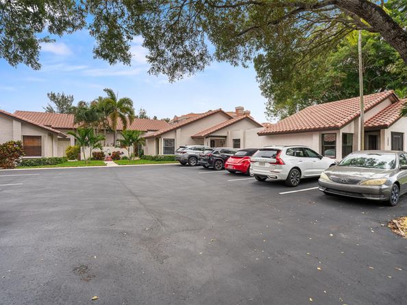 3056 Deer Creek Lake Shore Dr 3056, Deerfield Beach FL 33442