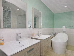 124 Davis Road, Palm Springs FL 33461