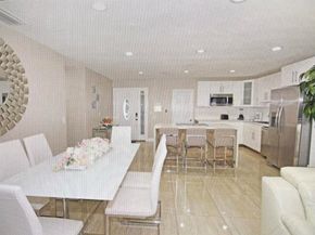 124 Davis Road, Palm Springs FL 33461