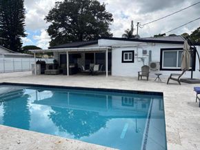 124 Davis Road, Palm Springs FL 33461