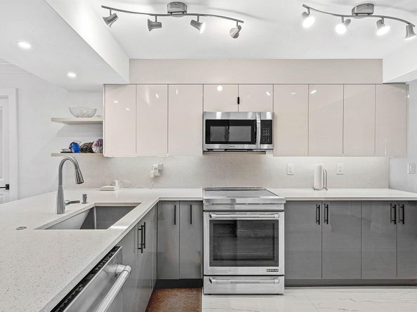 18 Royal Palm Way 109, Boca Raton FL 33432