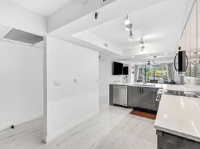 18 Royal Palm Way 109, Boca Raton FL 33432