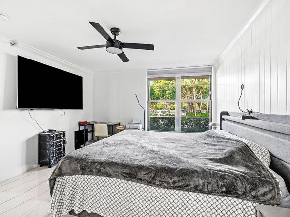 18 Royal Palm Way 109, Boca Raton FL 33432