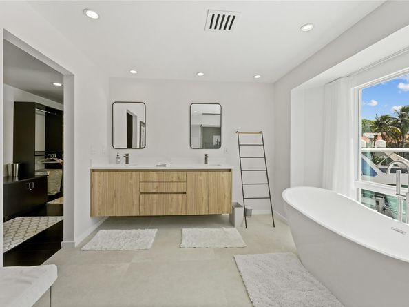 325 Seven Isles Dr, Fort Lauderdale FL 33301