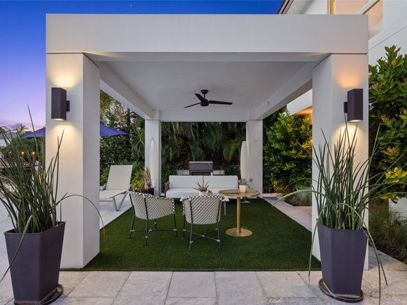 325 Seven Isles Dr, Fort Lauderdale FL 33301