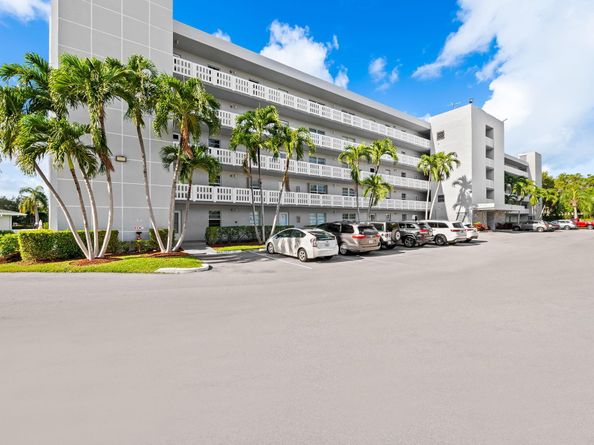 170 SE 5th Avenue 103, Dania Beach FL 33004