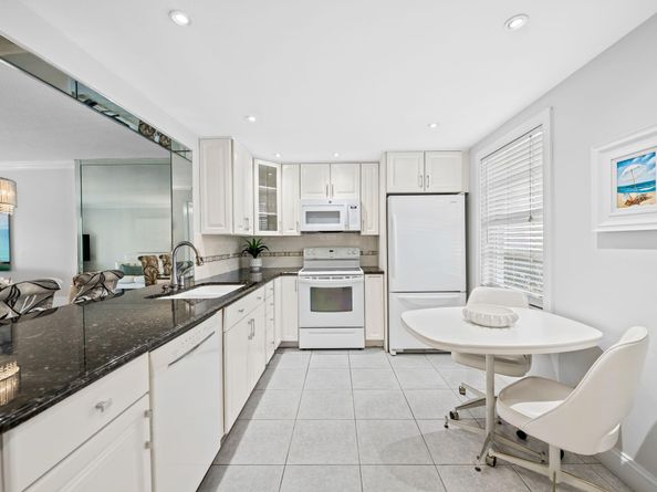 170 SE 5th Avenue 103, Dania Beach FL 33004