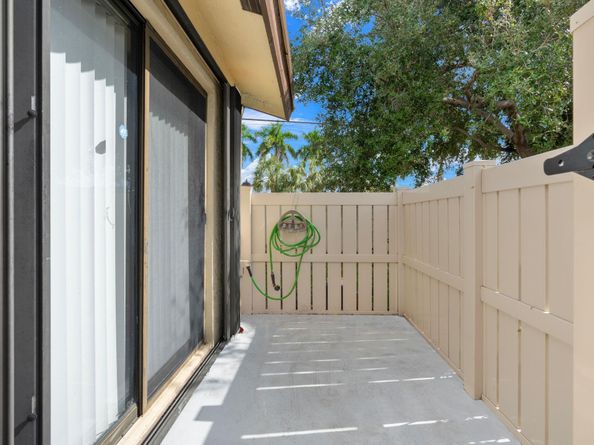 791 Banks Rd 130, Pompano Beach FL 33063