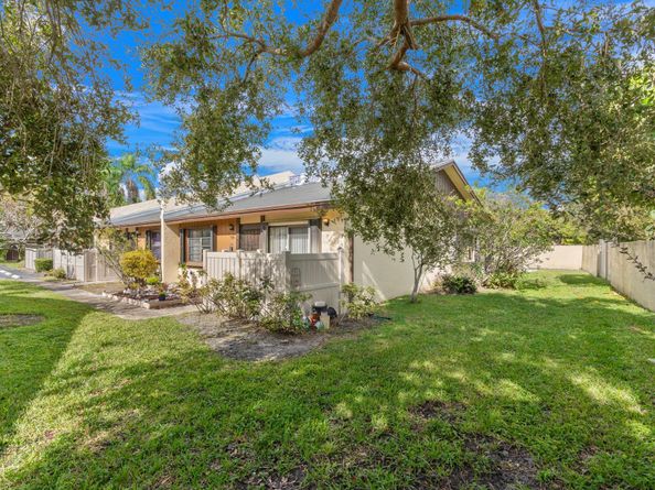 791 Banks Rd 130, Pompano Beach FL 33063