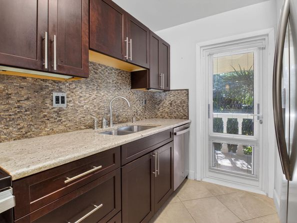 80 Venetian Drive 307s, Delray Beach FL 33483