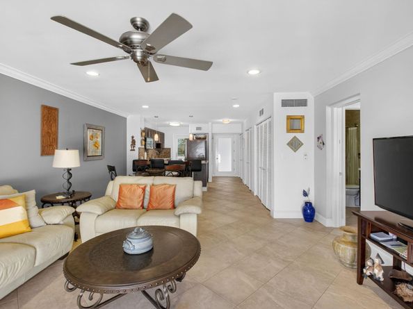 80 Venetian Drive 307s, Delray Beach FL 33483