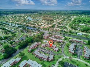 12021 W Greenway Drive 105, Royal Palm Beach FL 33411