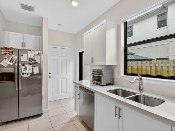 523 SW 19th Ter, Fort Lauderdale FL 33312