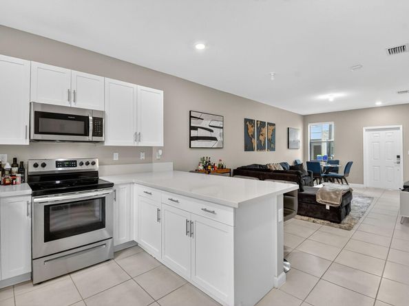 523 SW 19th Ter, Fort Lauderdale FL 33312