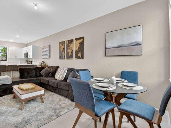 523 SW 19th Ter, Fort Lauderdale FL 33312